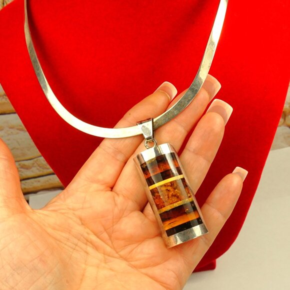 HUGE MULTI Amber PENDANT Set In 925 Silver and Placed On 925 Wide Omega Wire - Picture 1 of 11